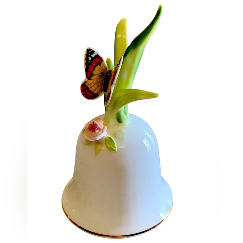 Vintage 1979 “Mariuri Masterpiece”‎ Bone China Bell